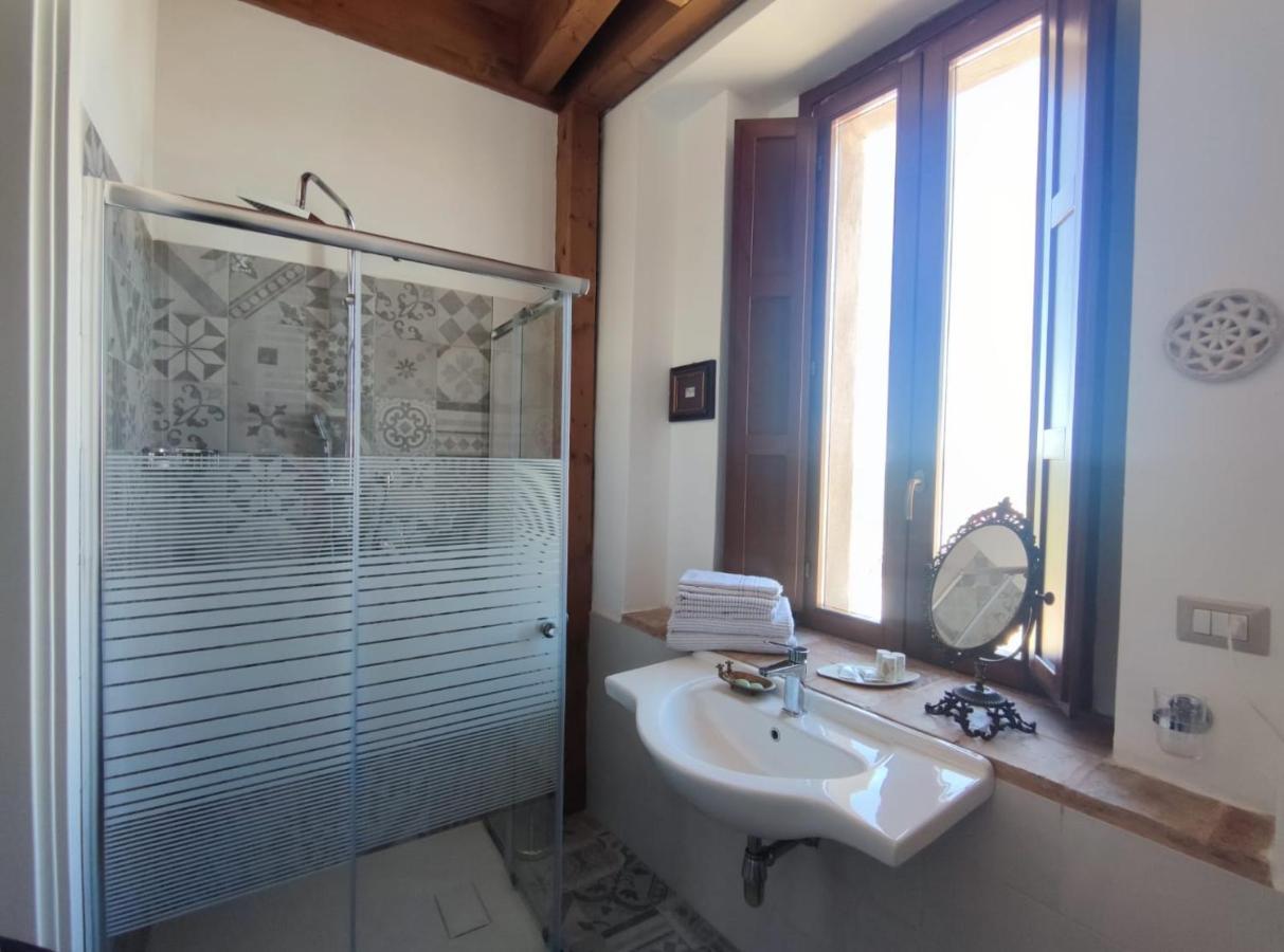 Palazzo Laureano - Dimora Storica Hotell Tricarico Exteriör bild