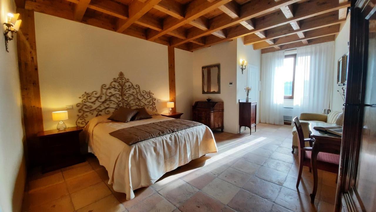 Palazzo Laureano - Dimora Storica Hotell Tricarico Exteriör bild
